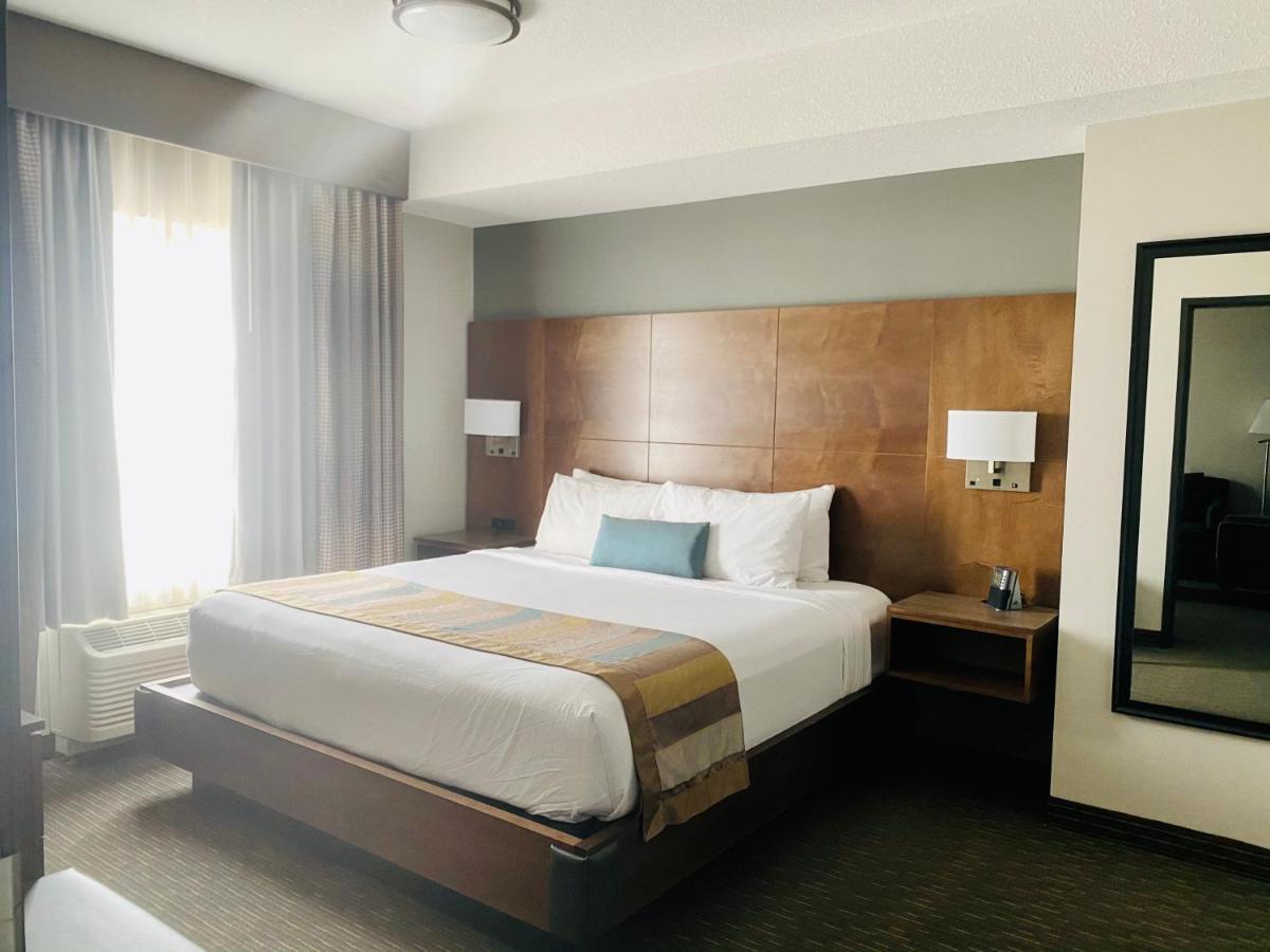 Wingate By Wyndham Calgary Airport Otel Dış mekan fotoğraf