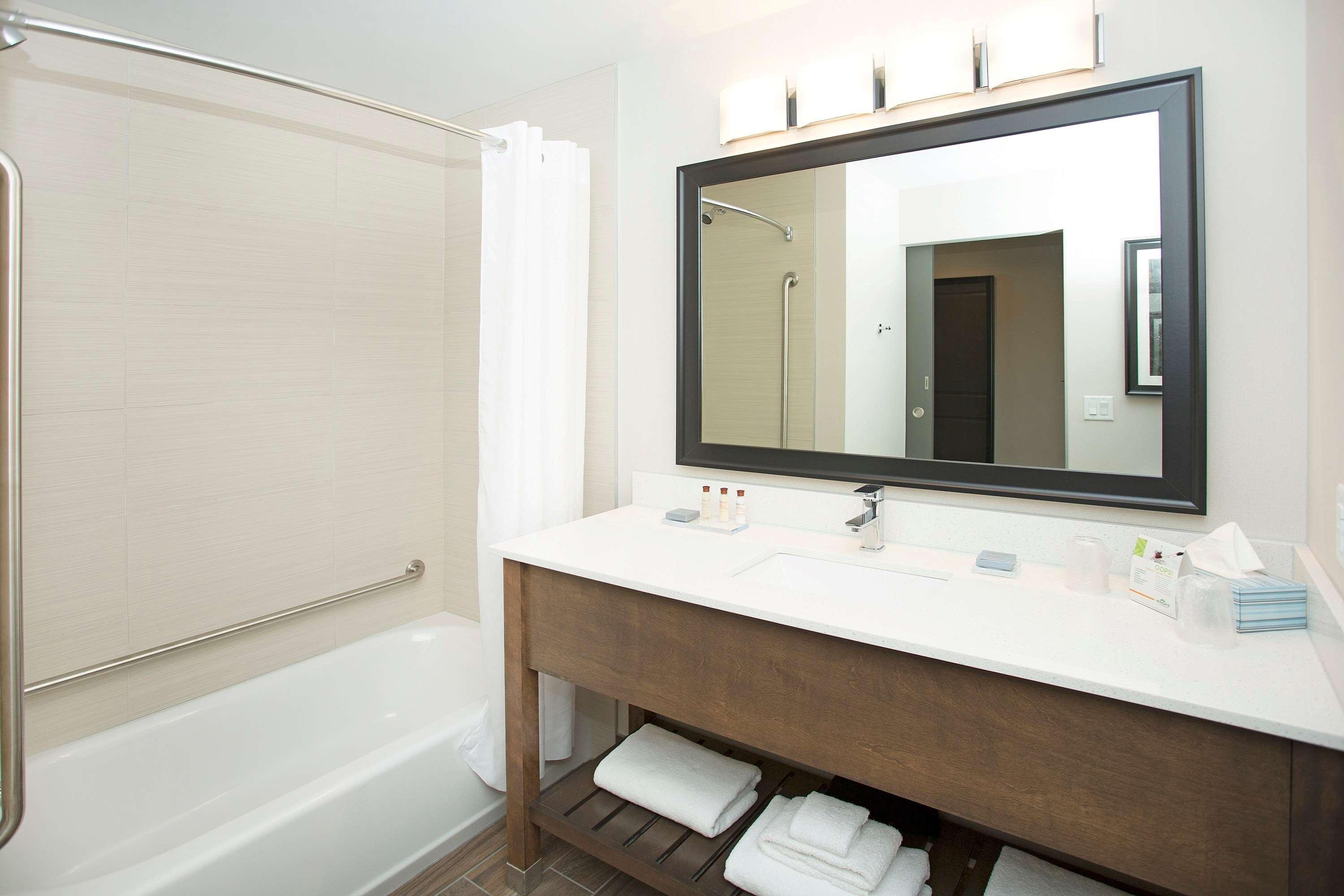 Wingate By Wyndham Calgary Airport Otel Dış mekan fotoğraf