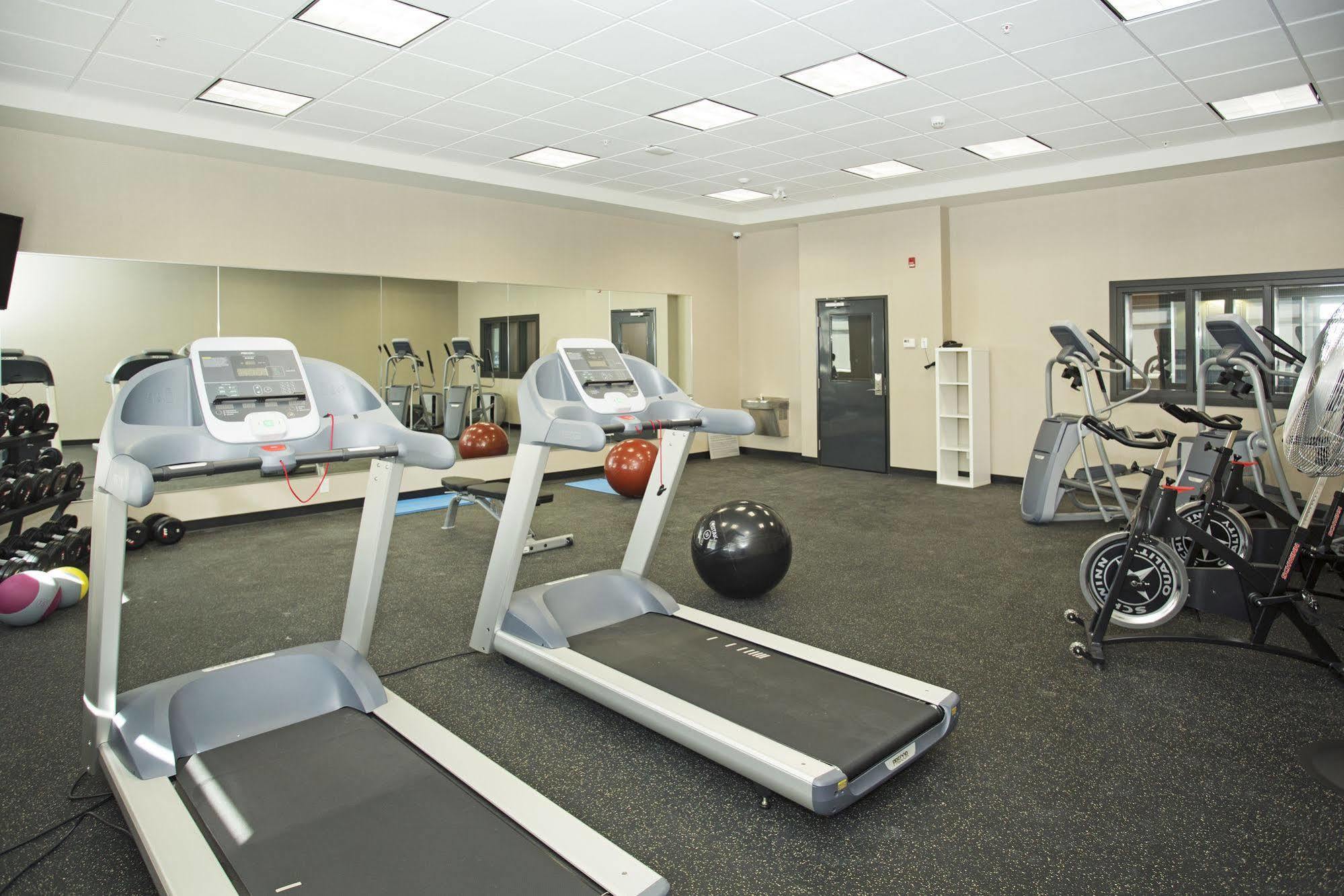 Wingate By Wyndham Calgary Airport Otel Dış mekan fotoğraf