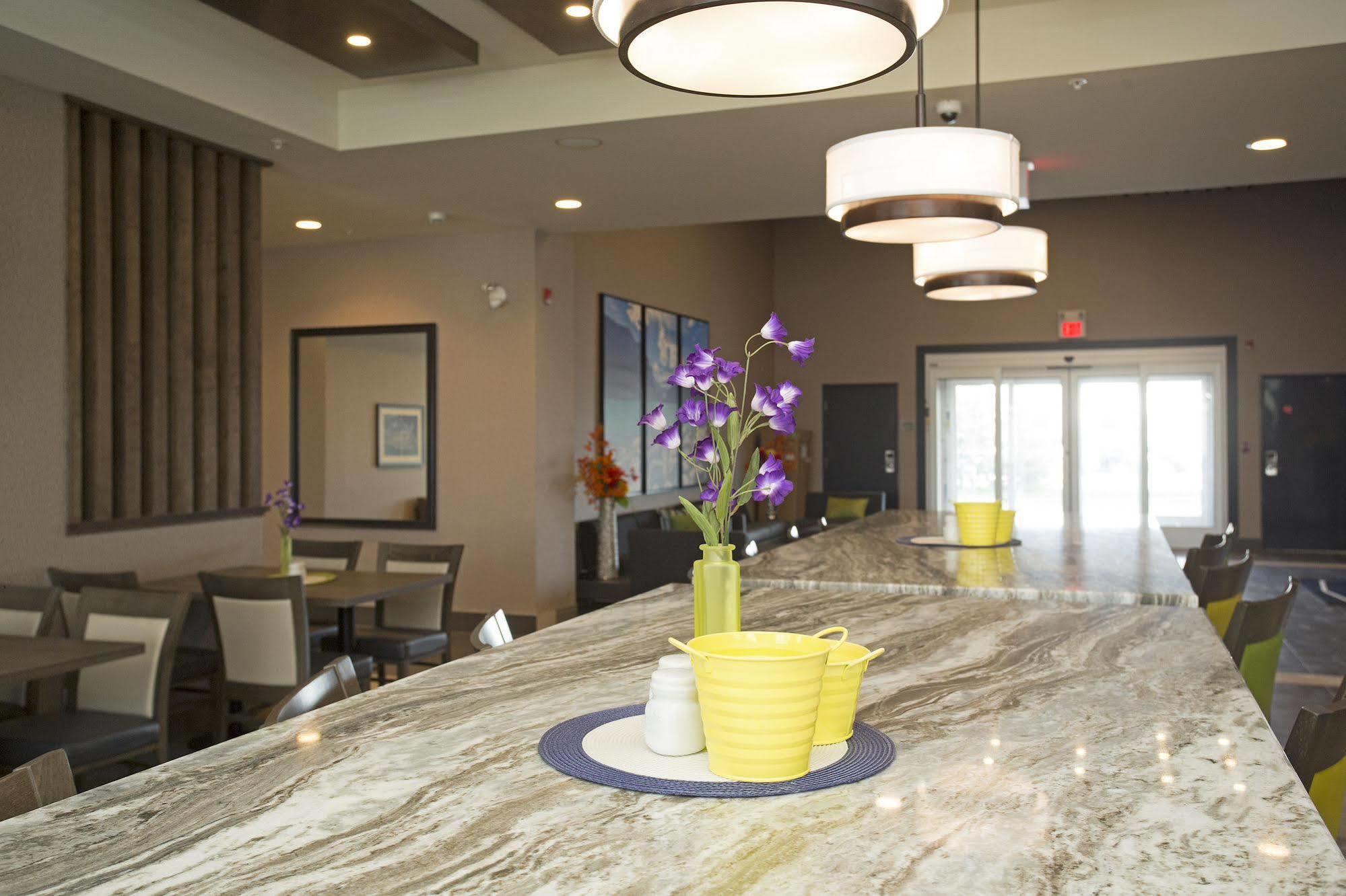 Wingate By Wyndham Calgary Airport Otel Dış mekan fotoğraf